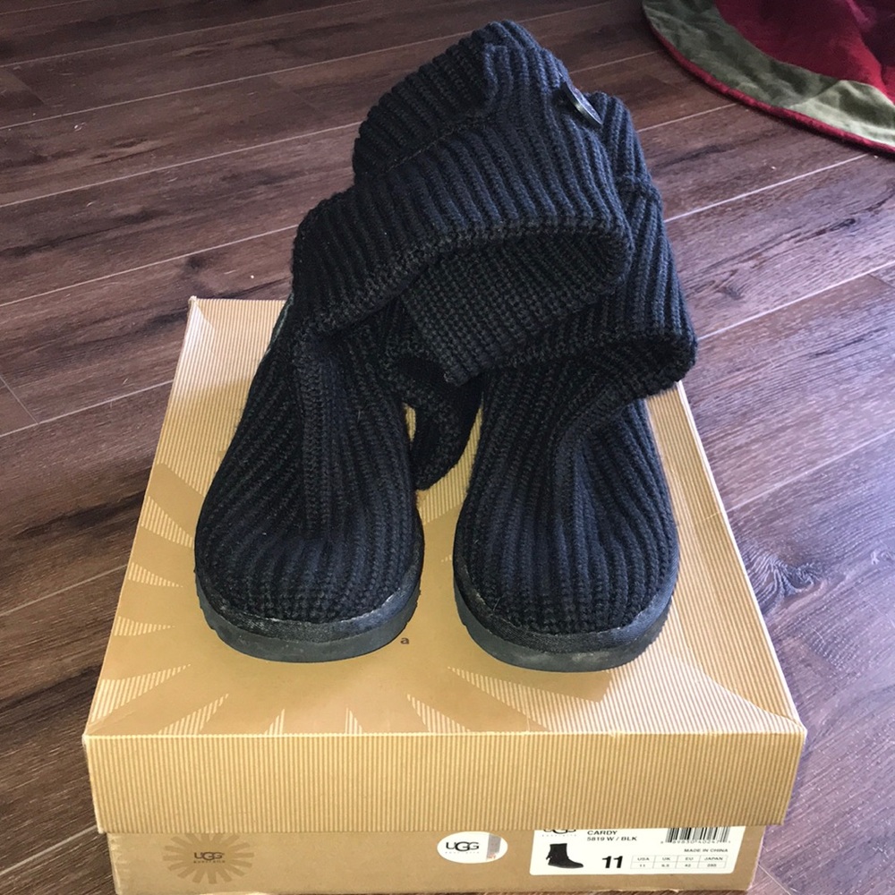 Good Condition Classic Cardy UGGs Balck